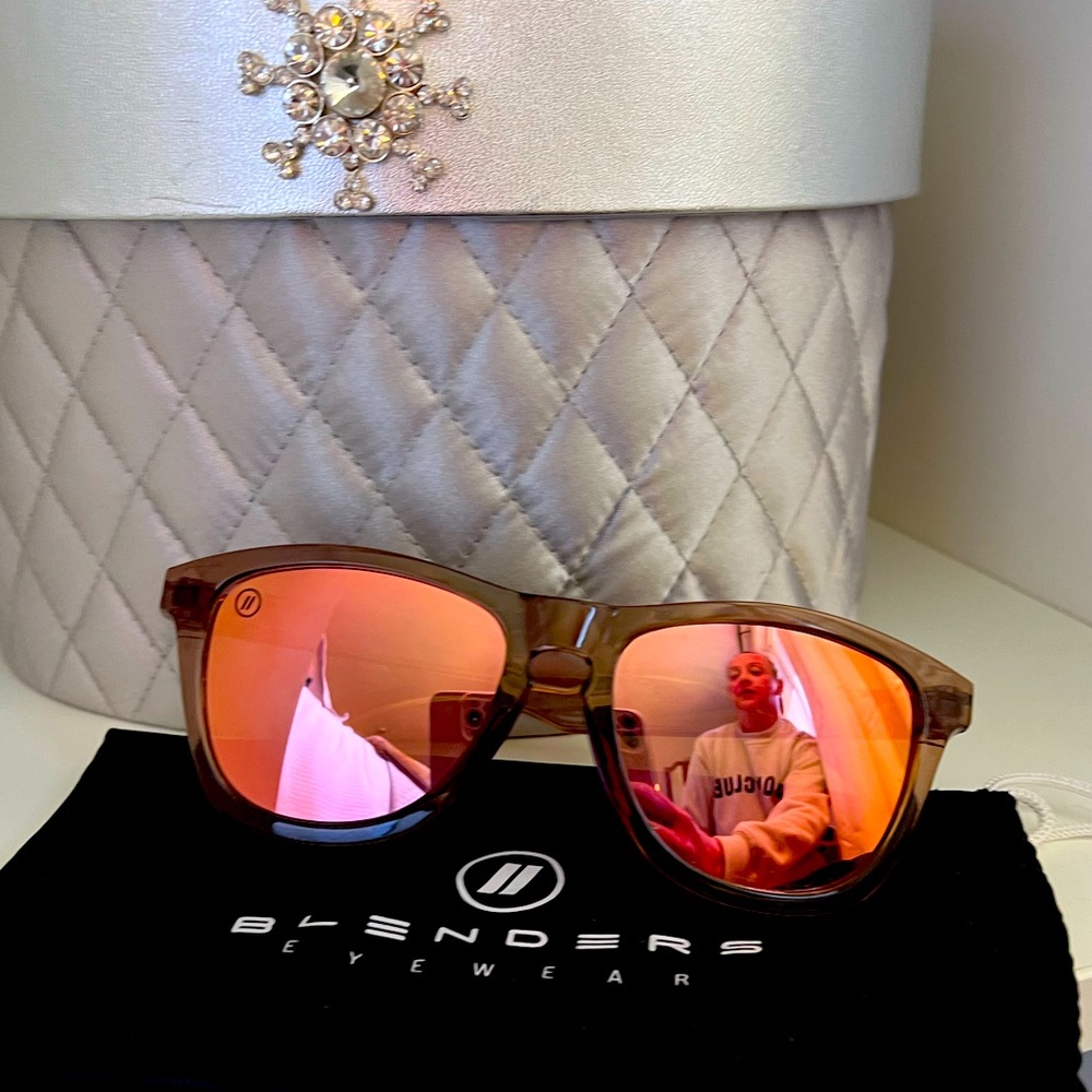 Blender’s Polarized Pink mirrored sunglasses!!!